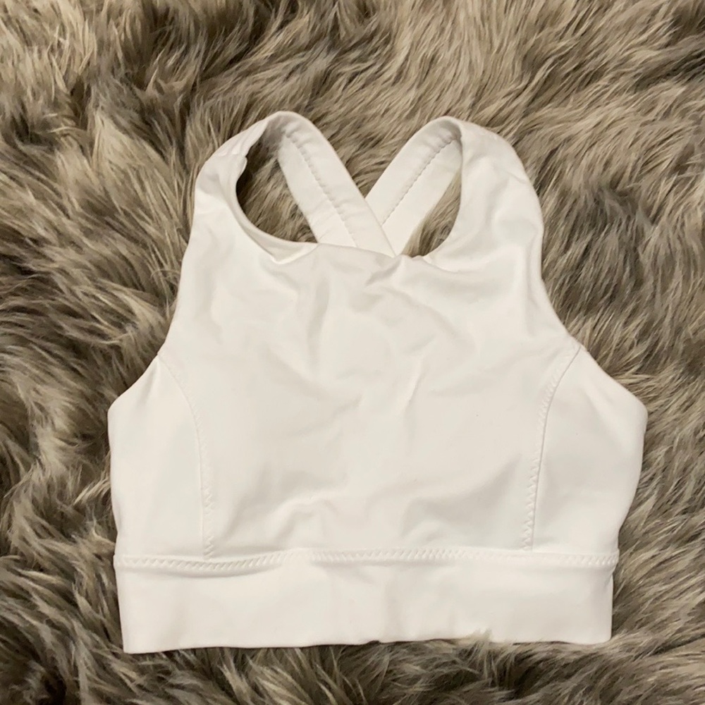 Sports bra with cups open back